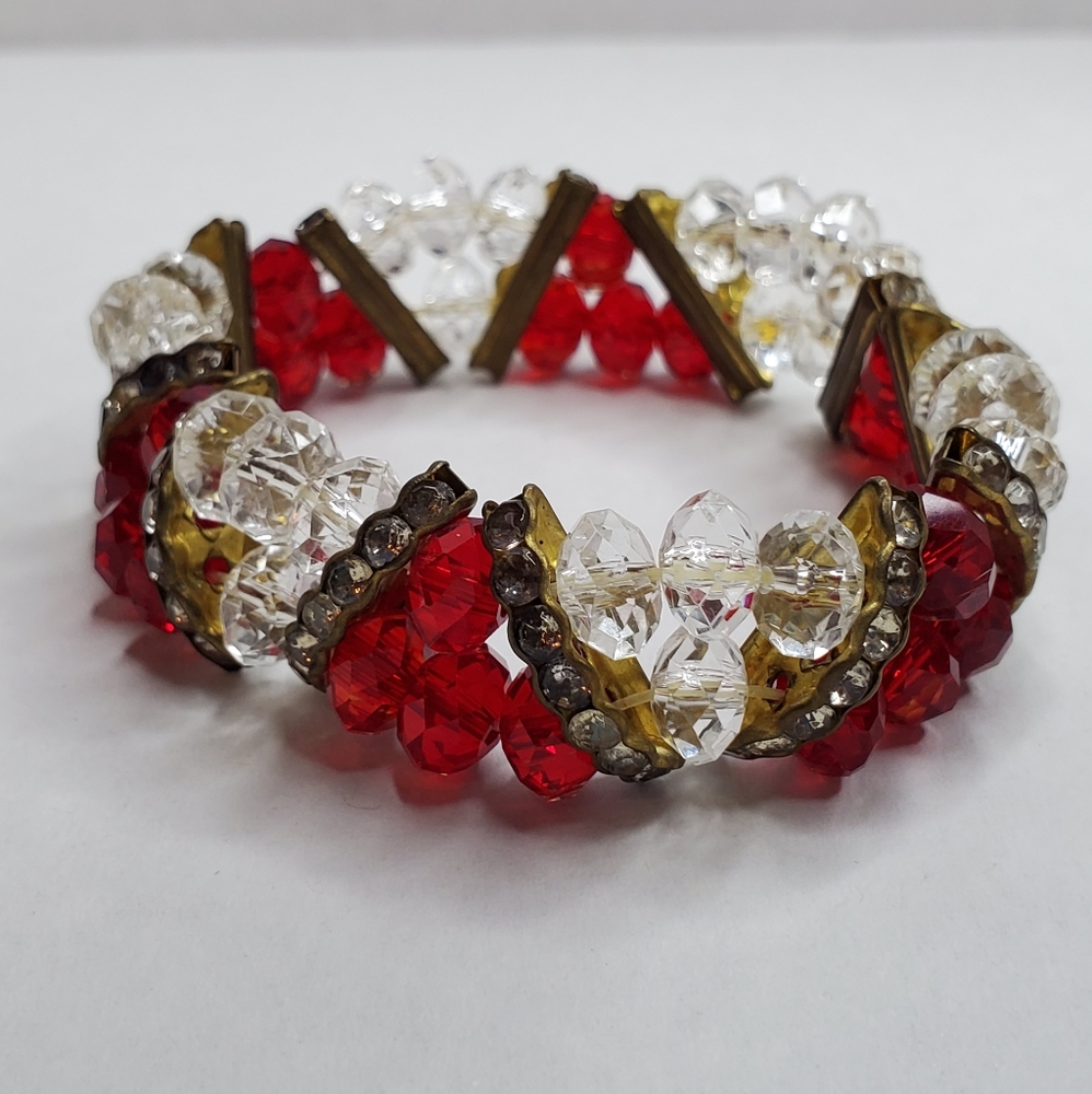 White and red beautiful bead bracelet